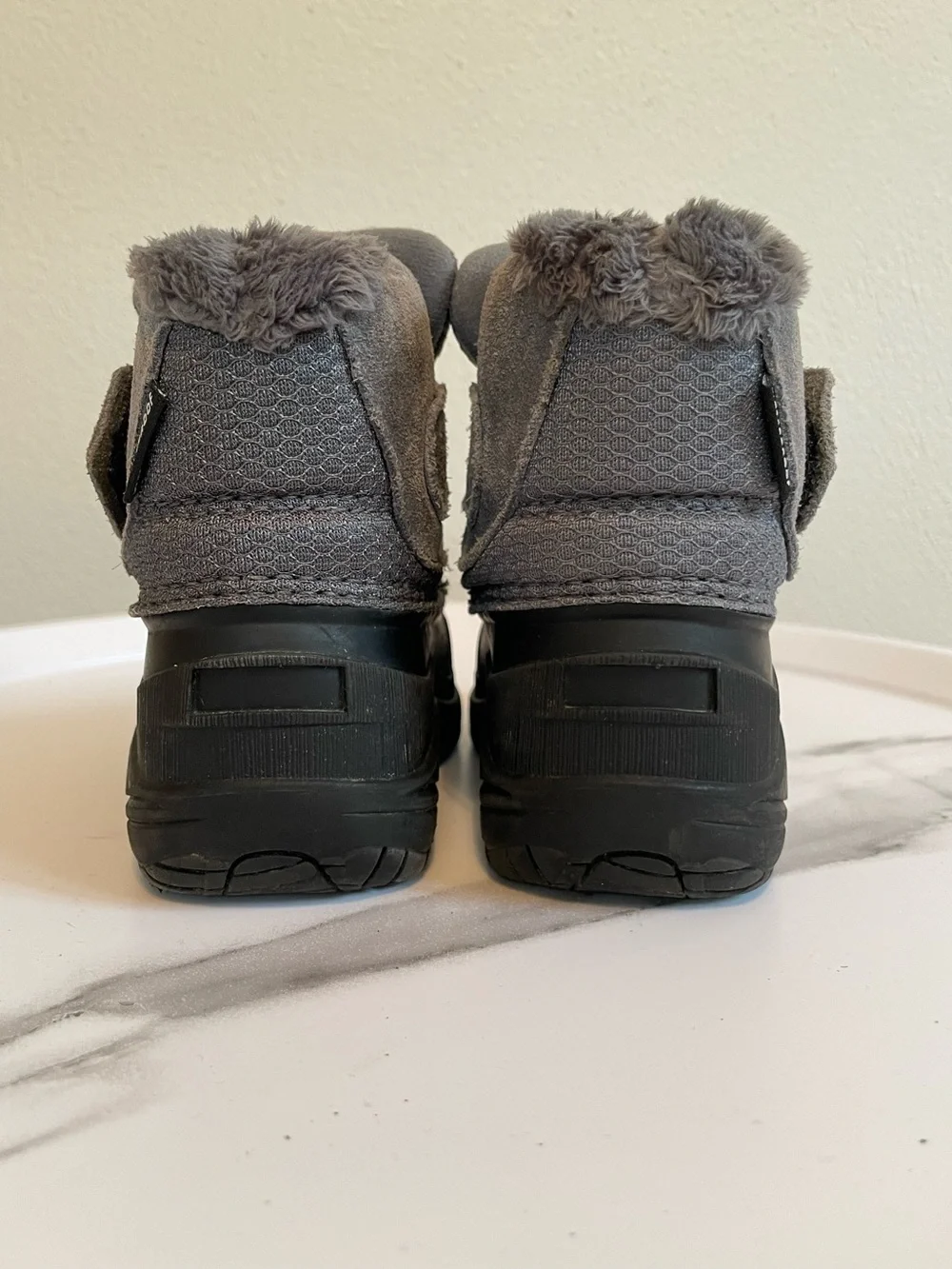The North Face Toddler Alpenglow Il boots gray Insulated Waterproof Snow Boots 6
